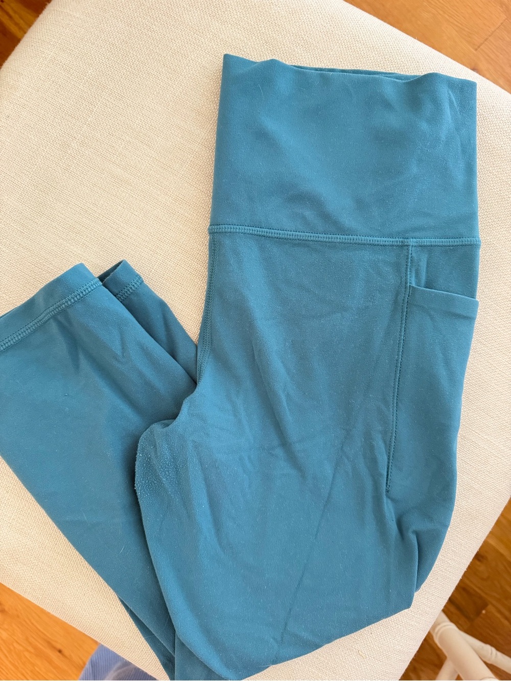 Athleta Salutation Stash Capri